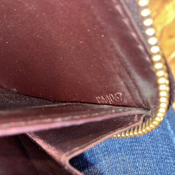 Louis Vuitton Vernis Amarante Patent Leather Zipper Wallet w/COA and Dust Bag - Picture 12 of 14